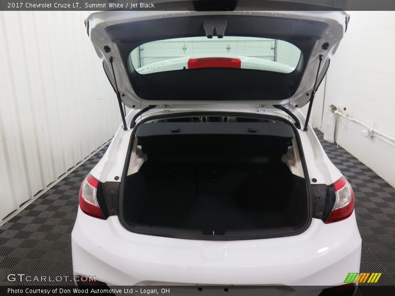 Summit White / Jet Black 2017 Chevrolet Cruze LT