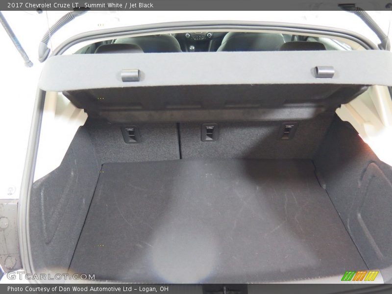 Summit White / Jet Black 2017 Chevrolet Cruze LT