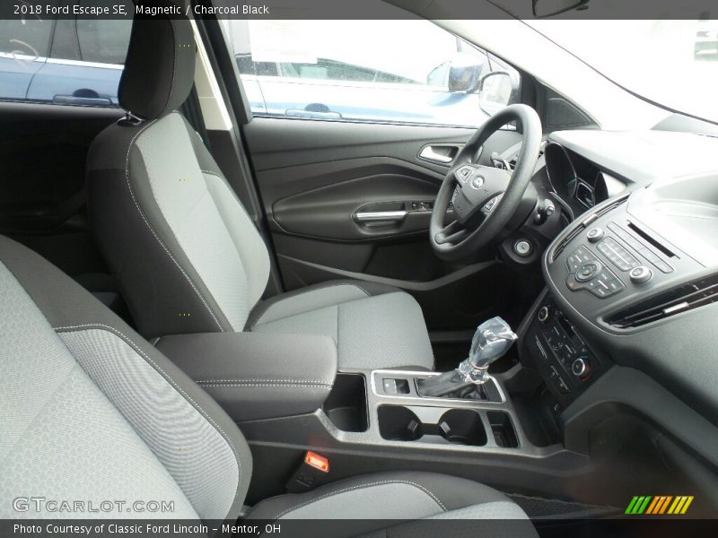 Magnetic / Charcoal Black 2018 Ford Escape SE