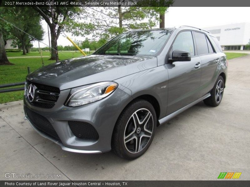 Front 3/4 View of 2017 GLE 43 AMG 4Matic