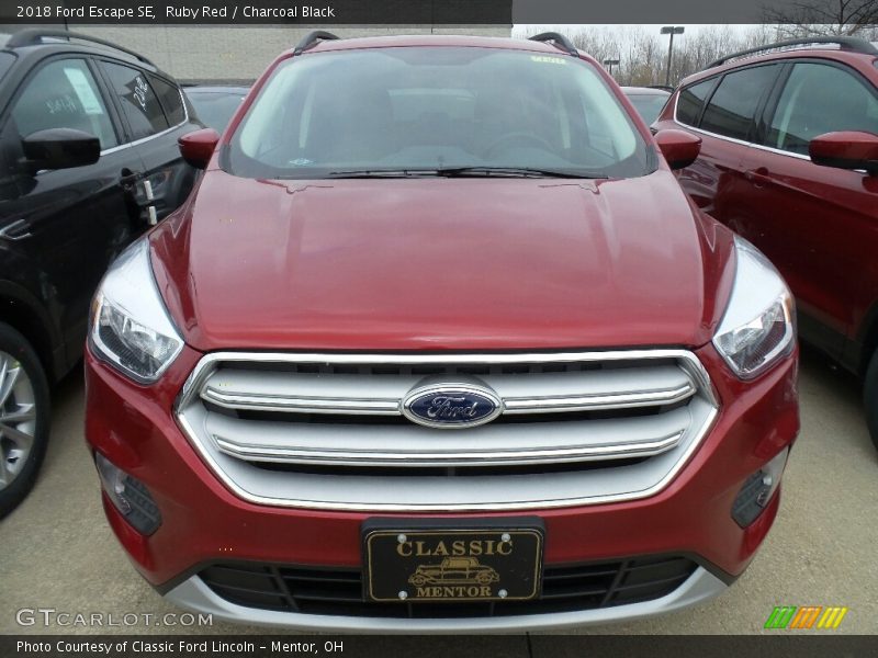 Ruby Red / Charcoal Black 2018 Ford Escape SE