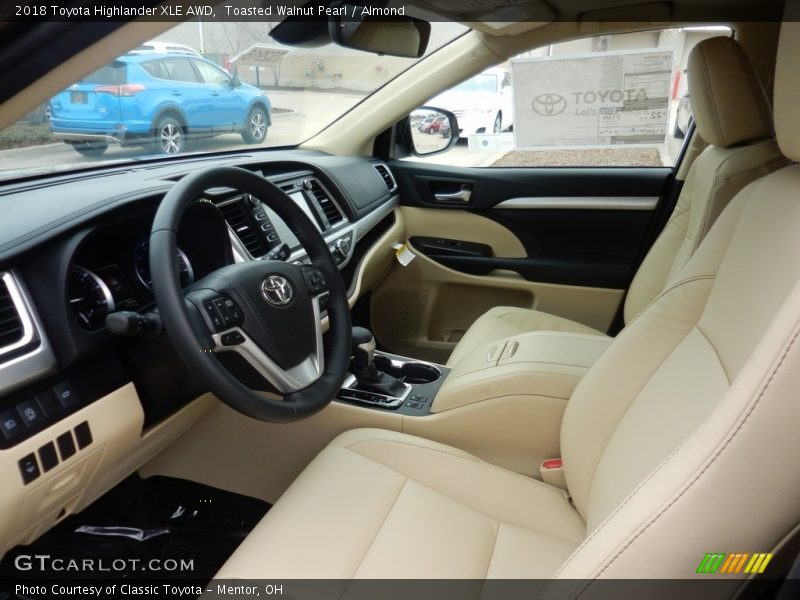 Toasted Walnut Pearl / Almond 2018 Toyota Highlander XLE AWD