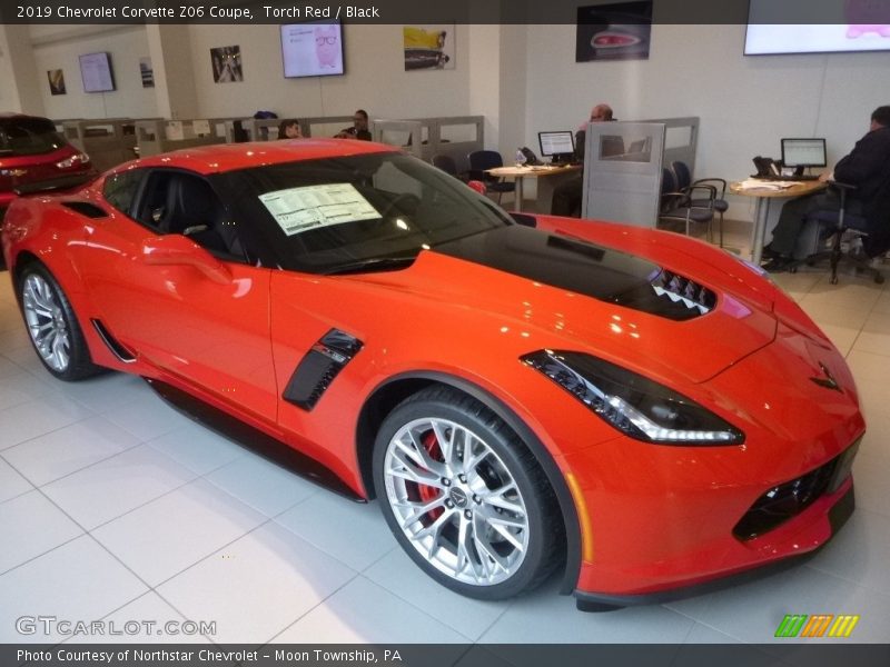 Front 3/4 View of 2019 Corvette Z06 Coupe