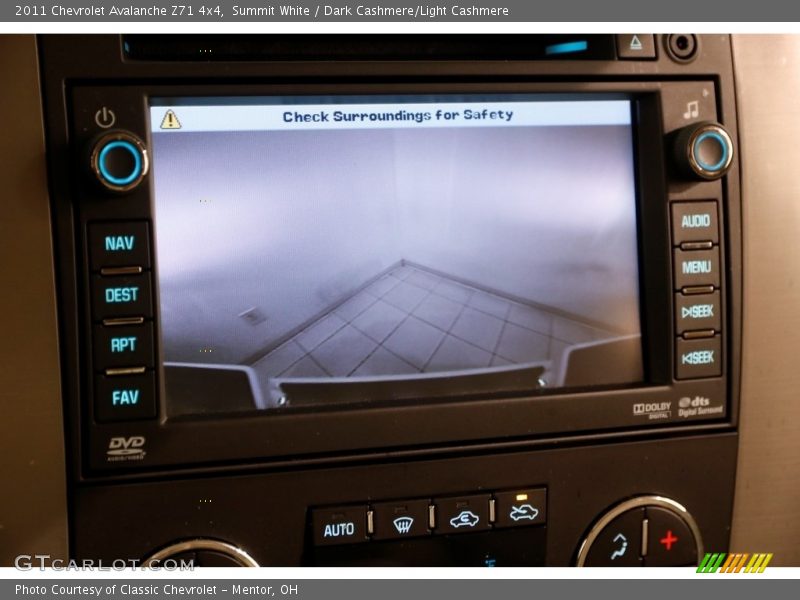 Summit White / Dark Cashmere/Light Cashmere 2011 Chevrolet Avalanche Z71 4x4