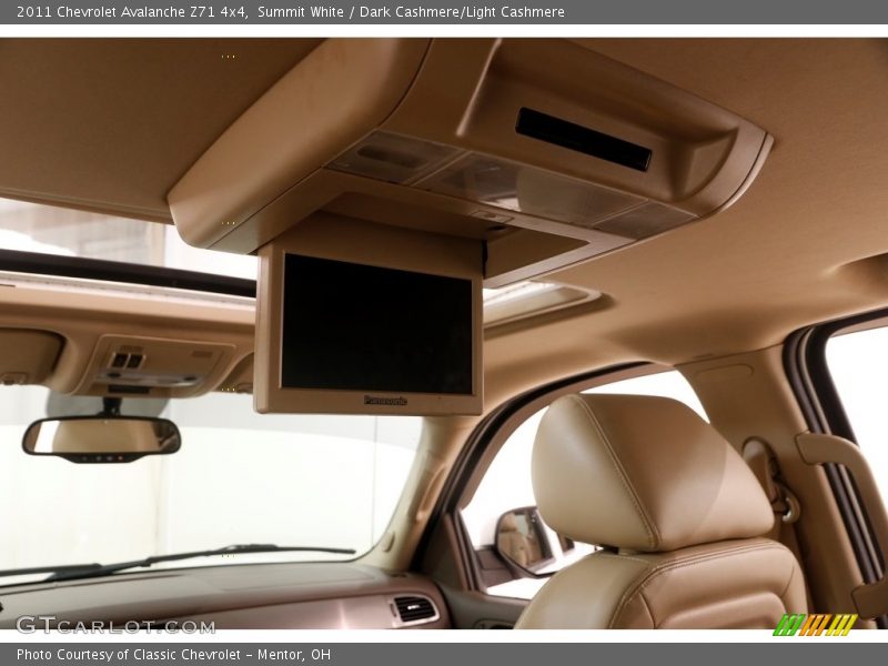 Summit White / Dark Cashmere/Light Cashmere 2011 Chevrolet Avalanche Z71 4x4