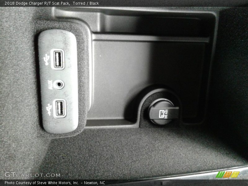 Torred / Black 2018 Dodge Charger R/T Scat Pack