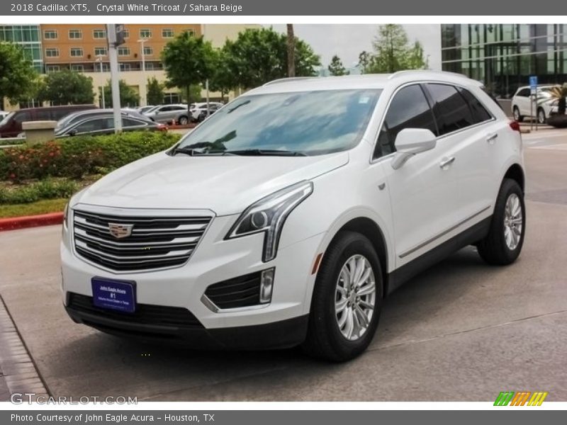 Crystal White Tricoat / Sahara Beige 2018 Cadillac XT5