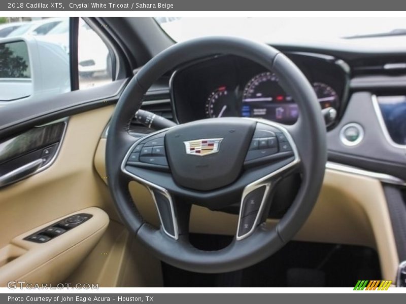 Crystal White Tricoat / Sahara Beige 2018 Cadillac XT5