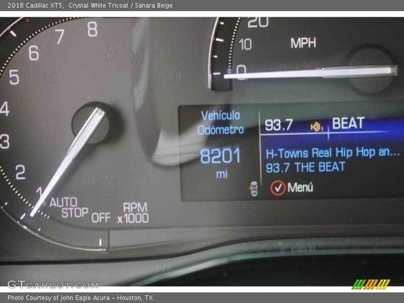Crystal White Tricoat / Sahara Beige 2018 Cadillac XT5