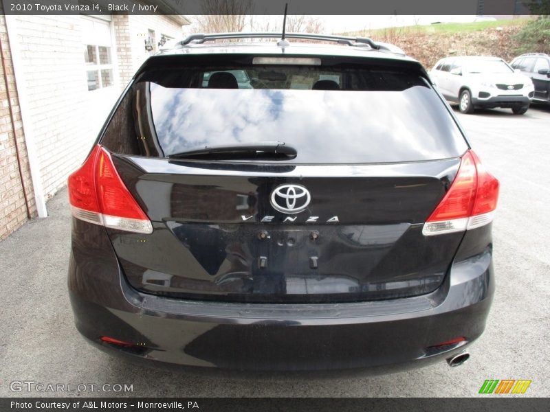 Black / Ivory 2010 Toyota Venza I4