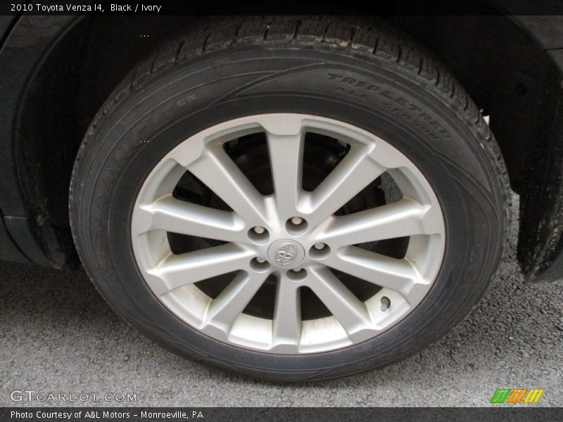 Black / Ivory 2010 Toyota Venza I4