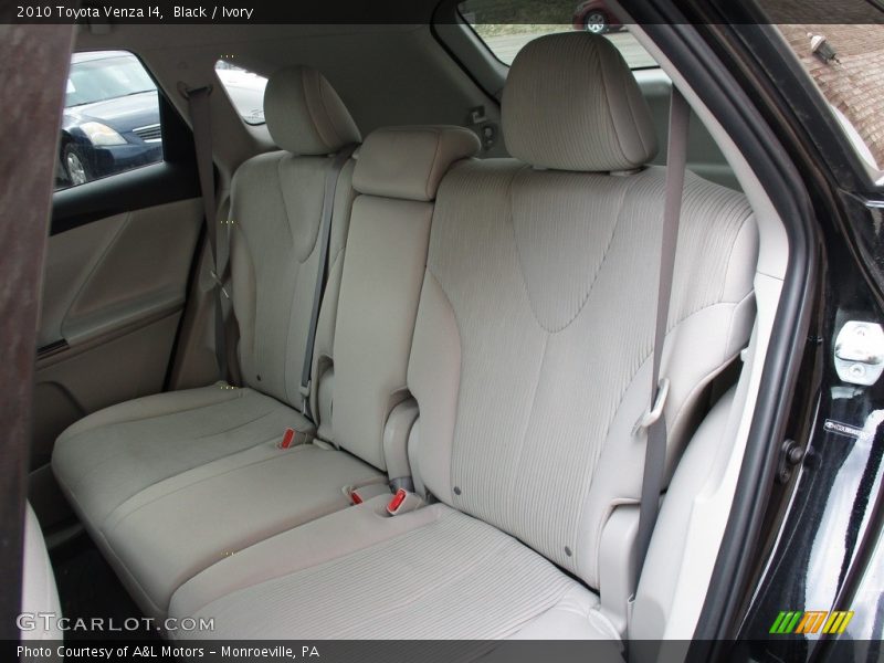 Black / Ivory 2010 Toyota Venza I4