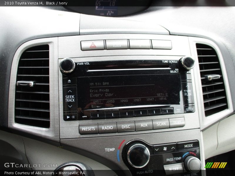Black / Ivory 2010 Toyota Venza I4