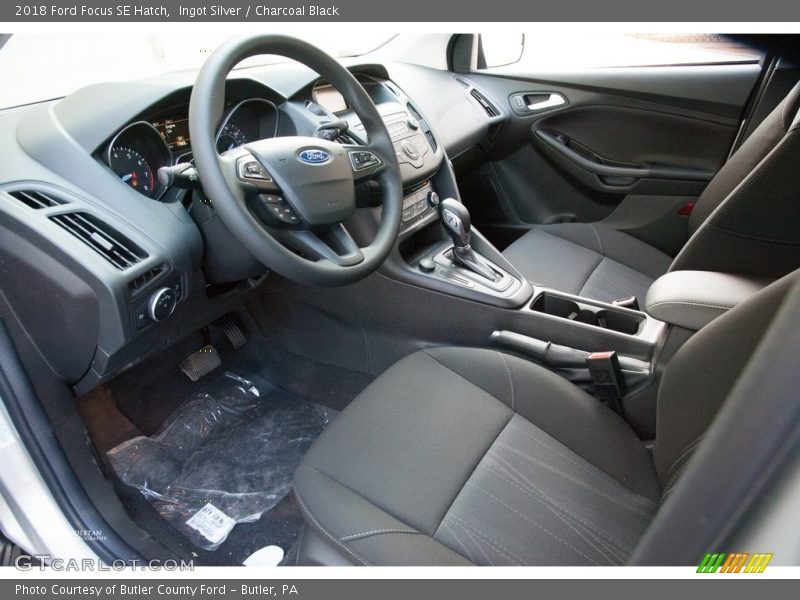 Ingot Silver / Charcoal Black 2018 Ford Focus SE Hatch