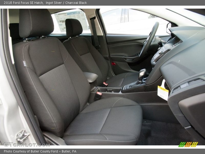 Ingot Silver / Charcoal Black 2018 Ford Focus SE Hatch