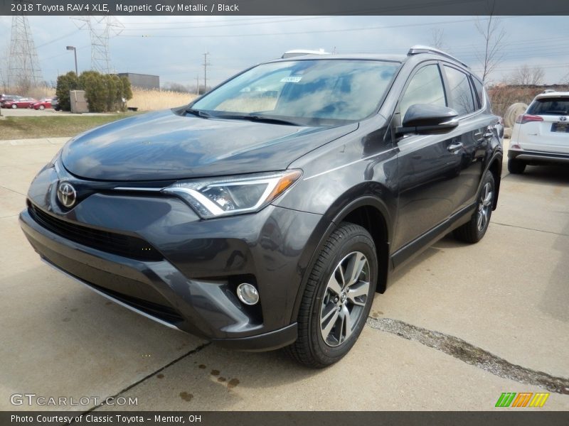 Magnetic Gray Metallic / Black 2018 Toyota RAV4 XLE