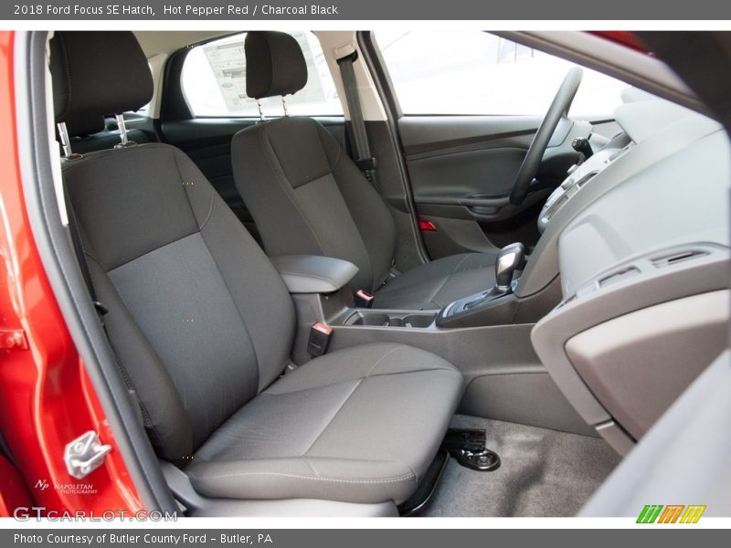 Hot Pepper Red / Charcoal Black 2018 Ford Focus SE Hatch
