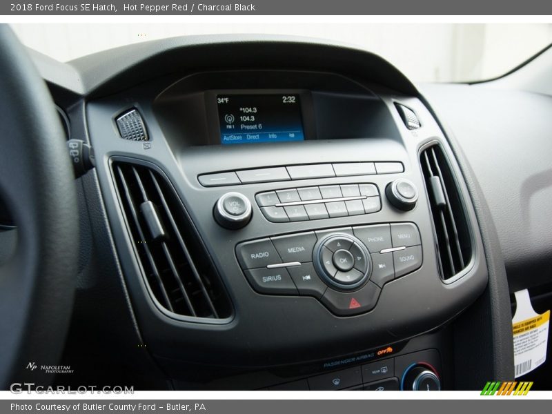 Hot Pepper Red / Charcoal Black 2018 Ford Focus SE Hatch