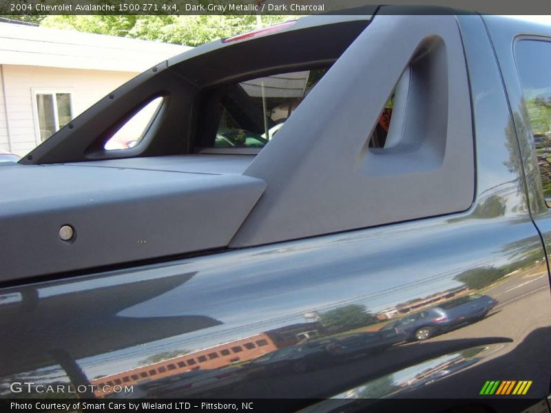 Dark Gray Metallic / Dark Charcoal 2004 Chevrolet Avalanche 1500 Z71 4x4