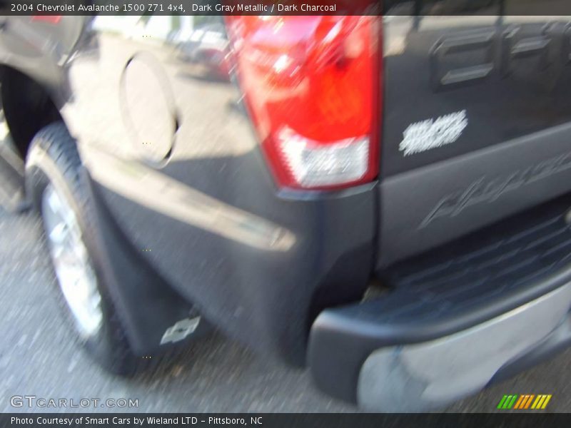 Dark Gray Metallic / Dark Charcoal 2004 Chevrolet Avalanche 1500 Z71 4x4