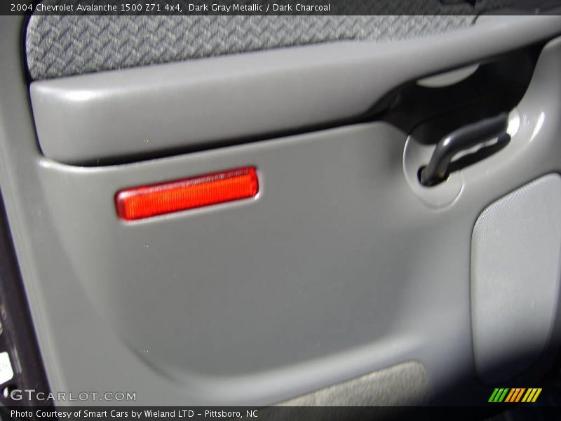 Dark Gray Metallic / Dark Charcoal 2004 Chevrolet Avalanche 1500 Z71 4x4