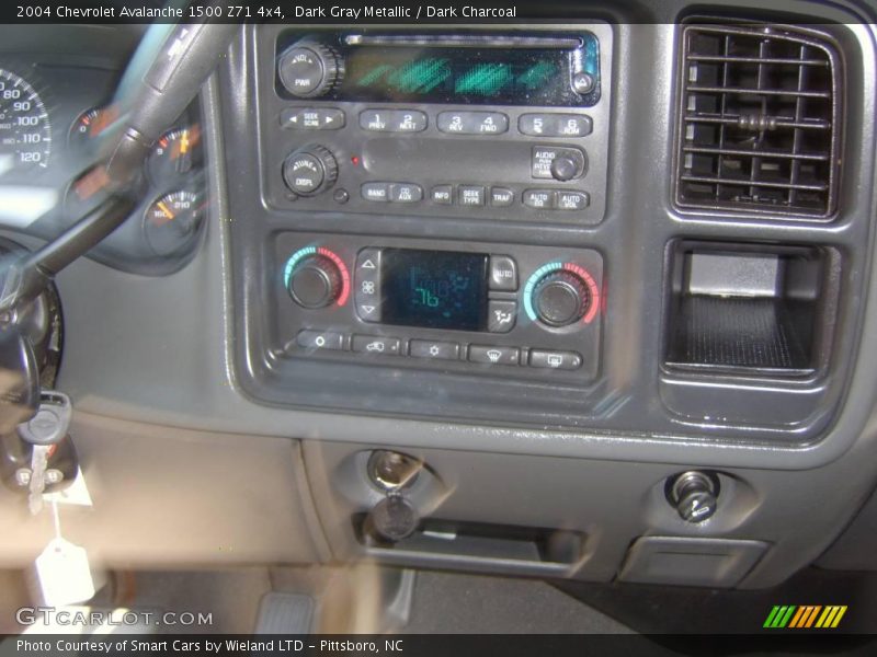 Dark Gray Metallic / Dark Charcoal 2004 Chevrolet Avalanche 1500 Z71 4x4