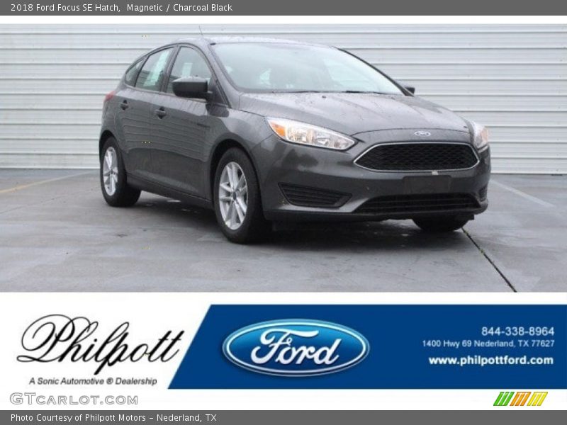 Magnetic / Charcoal Black 2018 Ford Focus SE Hatch