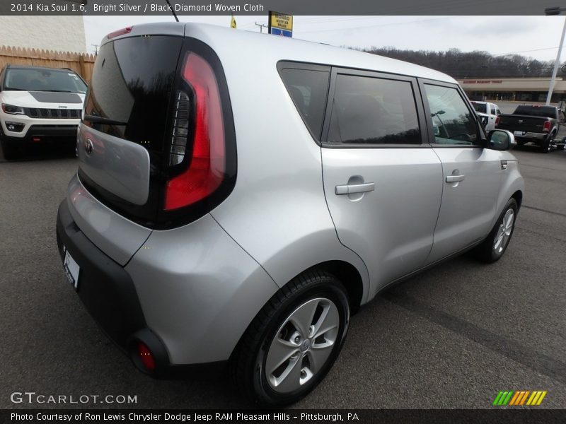 Bright Silver / Black Diamond Woven Cloth 2014 Kia Soul 1.6