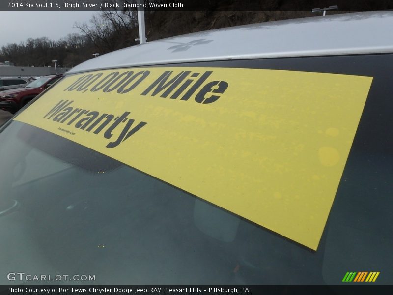 Bright Silver / Black Diamond Woven Cloth 2014 Kia Soul 1.6