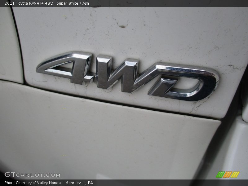 Super White / Ash 2011 Toyota RAV4 I4 4WD