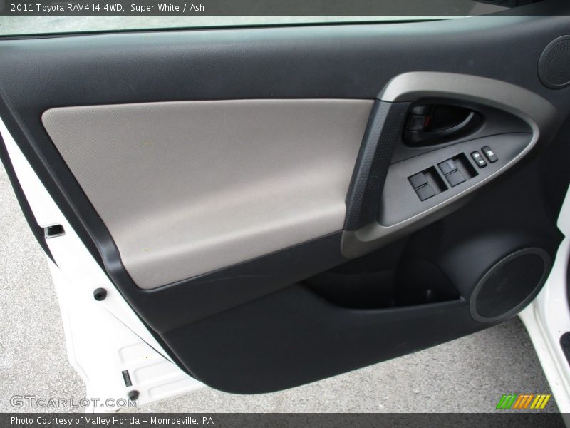 Super White / Ash 2011 Toyota RAV4 I4 4WD