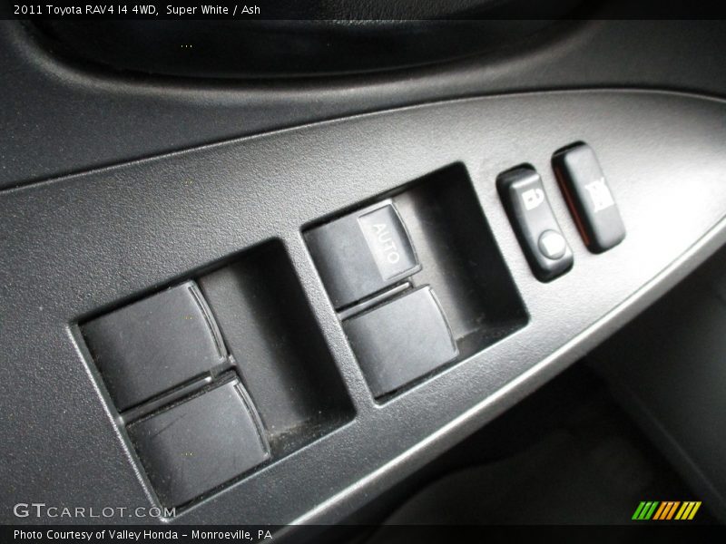 Super White / Ash 2011 Toyota RAV4 I4 4WD