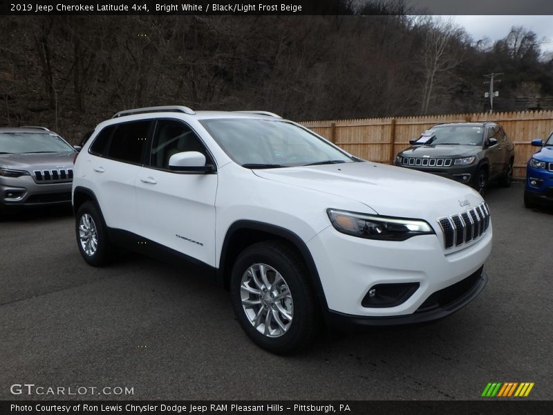 Bright White / Black/Light Frost Beige 2019 Jeep Cherokee Latitude 4x4