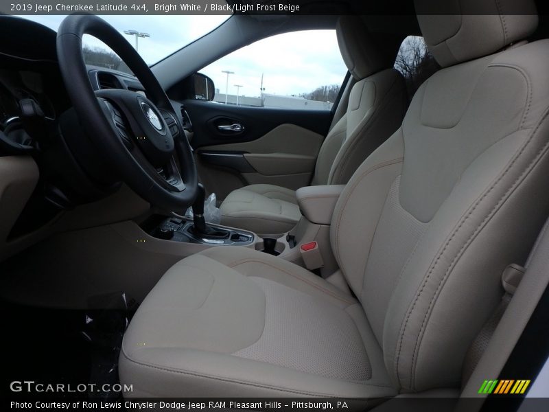Bright White / Black/Light Frost Beige 2019 Jeep Cherokee Latitude 4x4