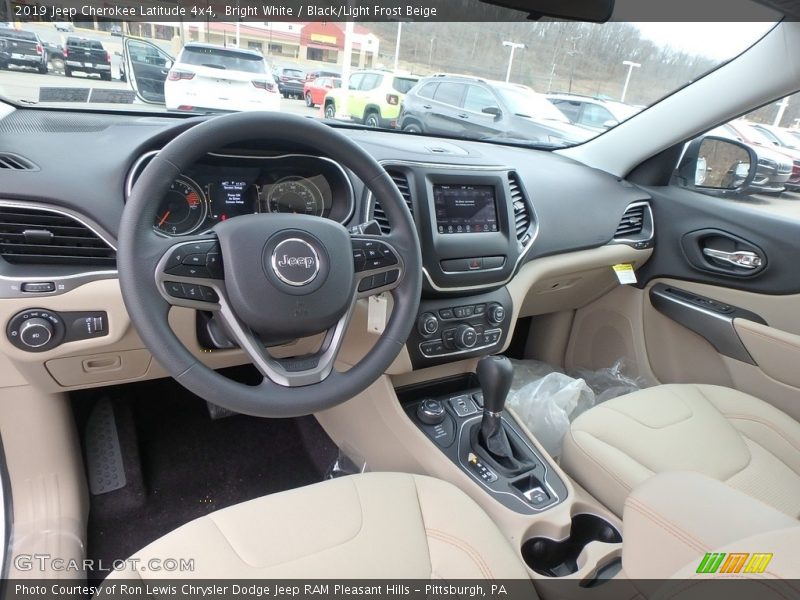 Bright White / Black/Light Frost Beige 2019 Jeep Cherokee Latitude 4x4