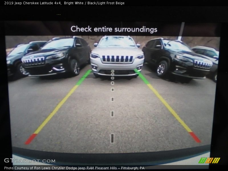 Bright White / Black/Light Frost Beige 2019 Jeep Cherokee Latitude 4x4