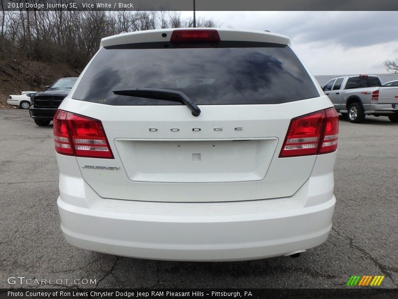 Vice White / Black 2018 Dodge Journey SE
