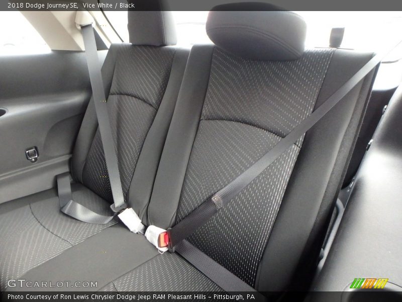 Vice White / Black 2018 Dodge Journey SE