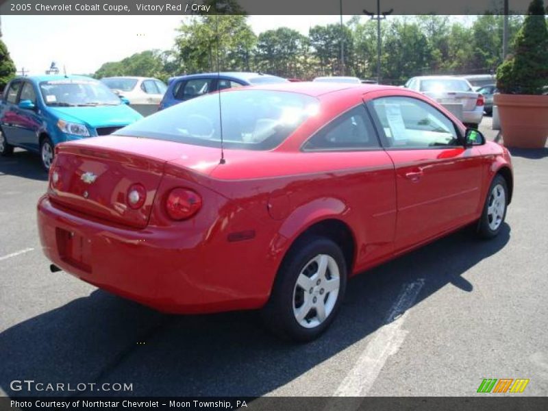 Victory Red / Gray 2005 Chevrolet Cobalt Coupe