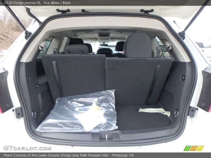 Vice White / Black 2018 Dodge Journey SE