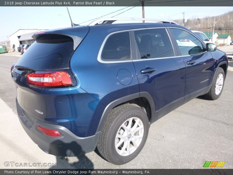 Patriot Blue Pearl / Black 2018 Jeep Cherokee Latitude Plus 4x4