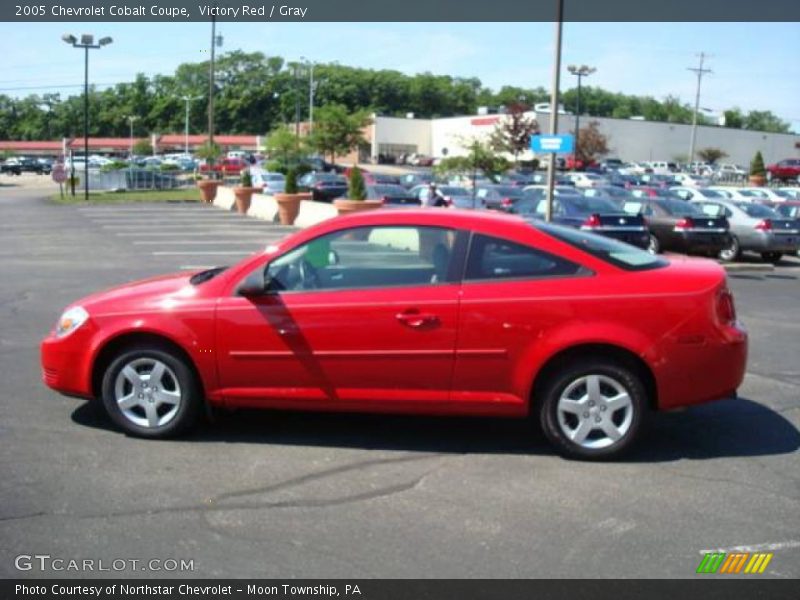 Victory Red / Gray 2005 Chevrolet Cobalt Coupe