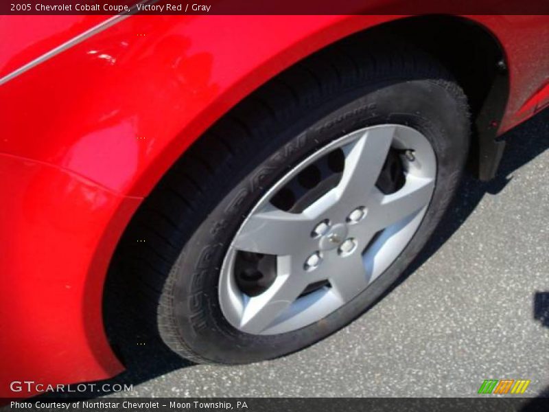 Victory Red / Gray 2005 Chevrolet Cobalt Coupe