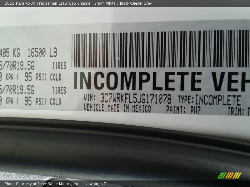 Bright White / Black/Diesel Gray 2018 Ram 4500 Tradesman Crew Cab Chassis
