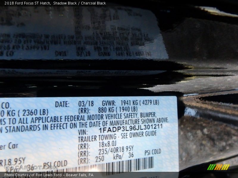 Shadow Black / Charcoal Black 2018 Ford Focus ST Hatch