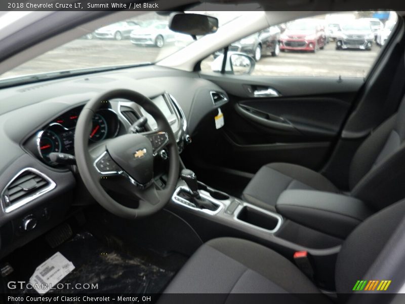 Summit White / Jet Black 2018 Chevrolet Cruze LT