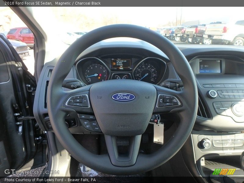 Magnetic / Charcoal Black 2018 Ford Focus SE Sedan