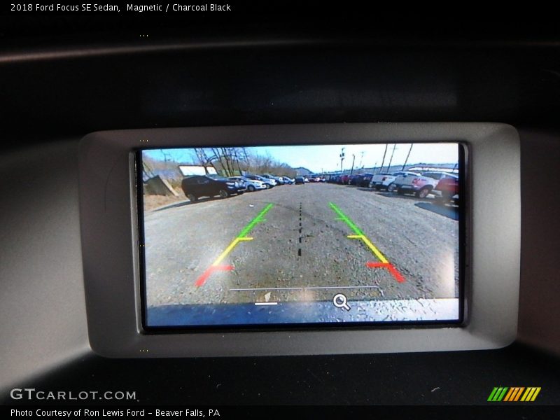Magnetic / Charcoal Black 2018 Ford Focus SE Sedan