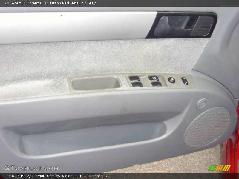Fusion Red Metallic / Gray 2004 Suzuki Forenza LX