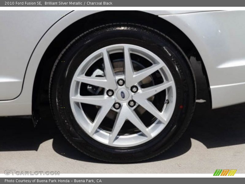 Brilliant Silver Metallic / Charcoal Black 2010 Ford Fusion SE